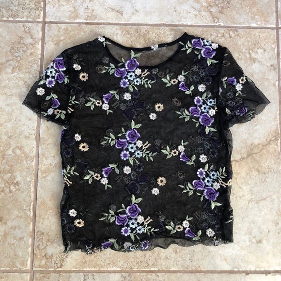 mesh crop top with floral embroidery - Picture 4 of 4